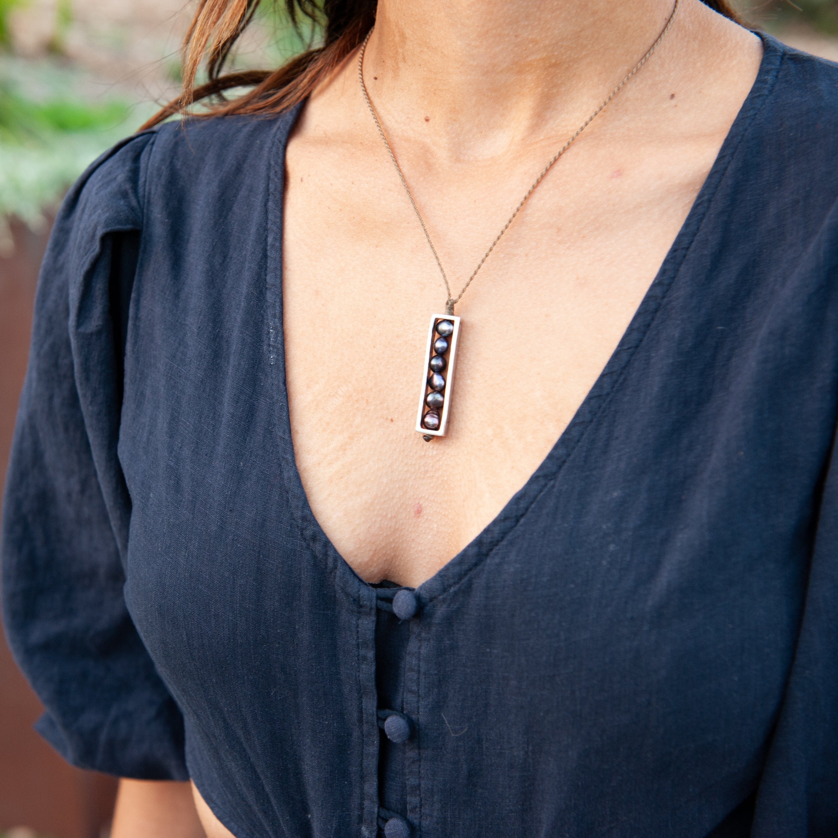 Terra-1379-Peacock Pearl Baroque Small