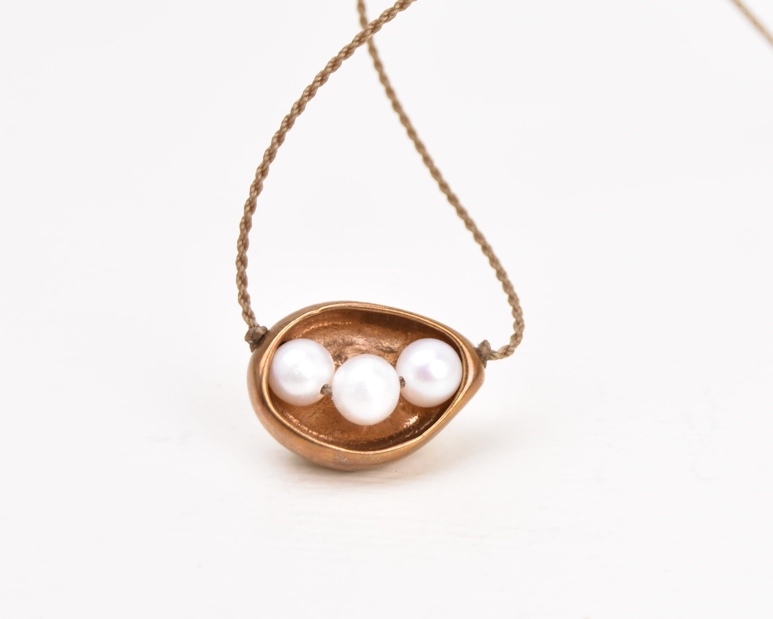 Tula Blue Metals | White Pearl