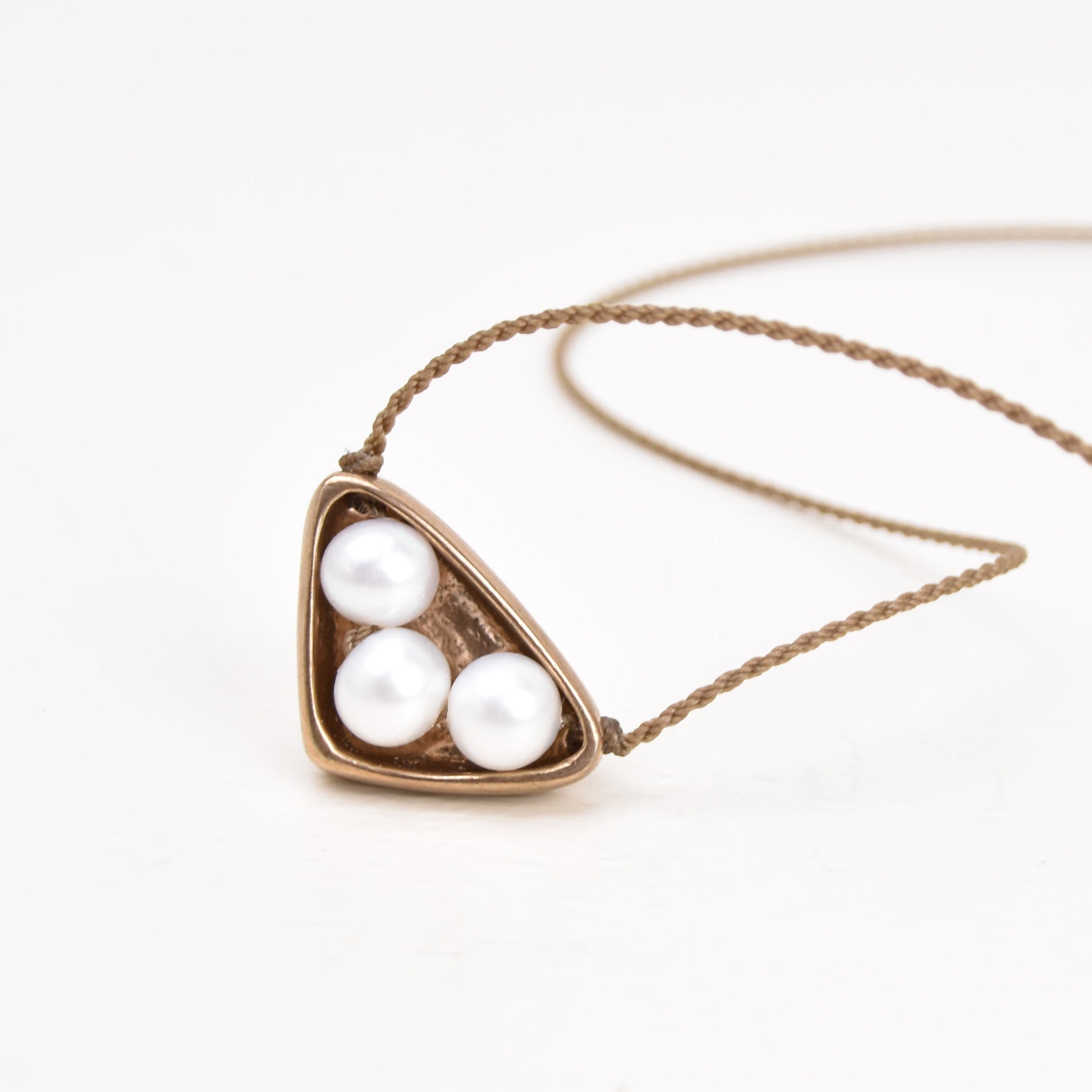 Tula Blue Metals | White Pearl