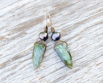 Labradorite Pyramid + Pearl - Earrings