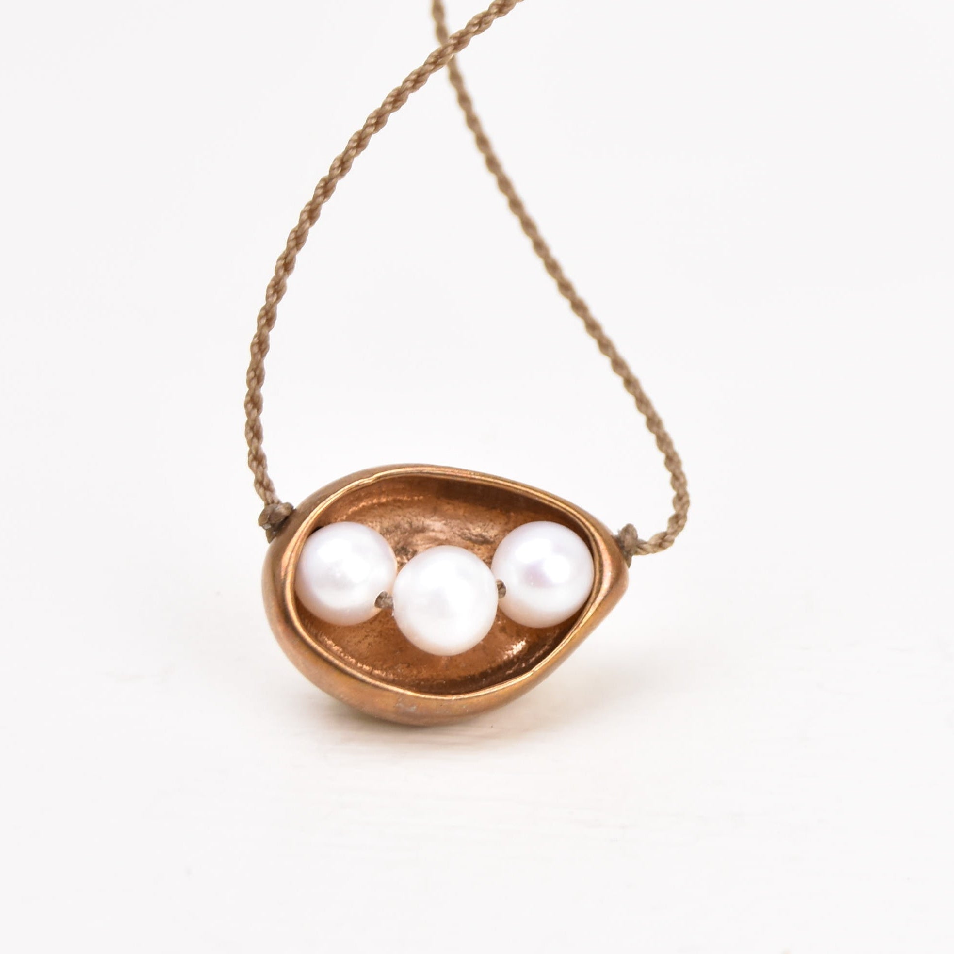 Tula Blue Metals | White Pearl